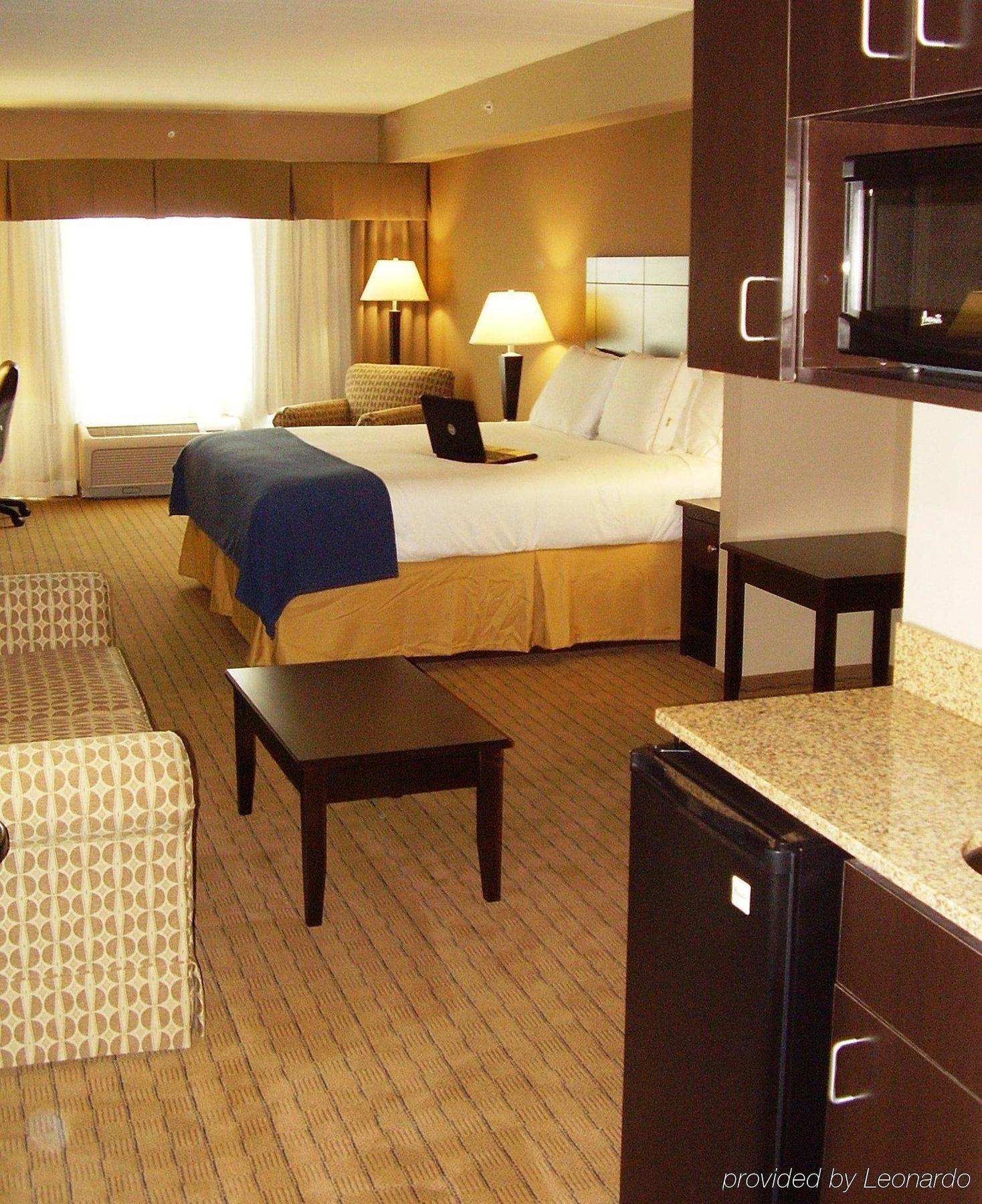 Holiday Inn Express Hotel & Suites Fort Myers East - The Forum, An Ihg Hotel Δωμάτιο φωτογραφία